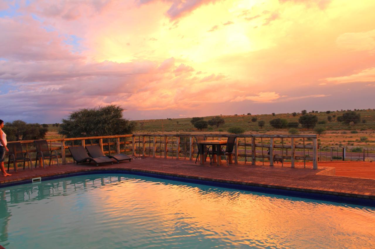 Kgalagadi Lodge Askham Экстерьер фото