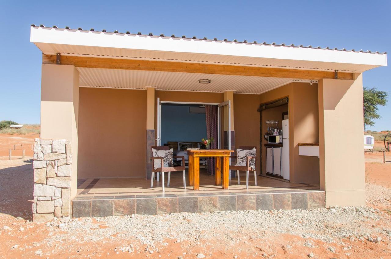 Kgalagadi Lodge Askham Экстерьер фото