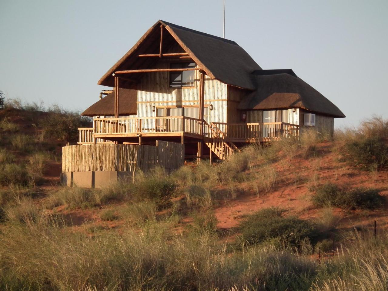 Kgalagadi Lodge Askham Экстерьер фото